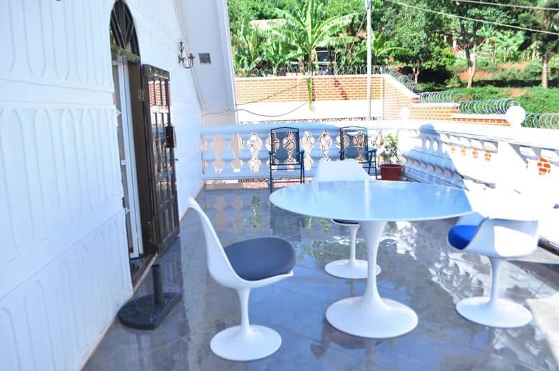 Vila Plot 4 Kavuma Close Kampala Exteriér fotografie