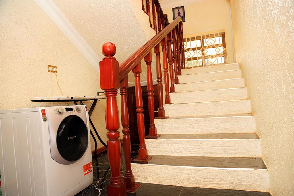 Vila Plot 4 Kavuma Close Kampala Exteriér fotografie