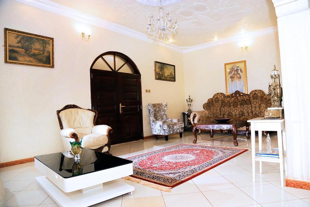 Vila Plot 4 Kavuma Close Kampala Exteriér fotografie
