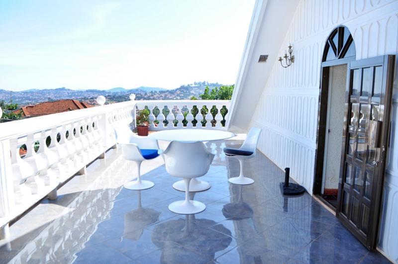 Vila Plot 4 Kavuma Close Kampala Exteriér fotografie